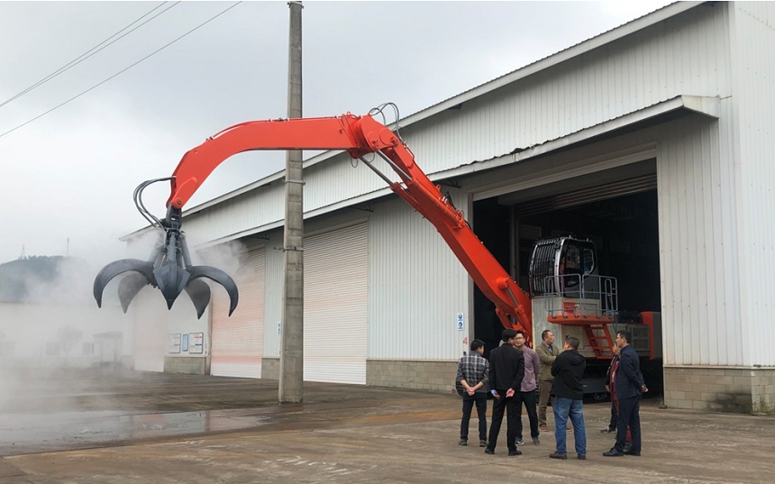 抓料機(jī)噴淋系統(tǒng).jpg 抓料機(jī)噴淋系統(tǒng).jpg