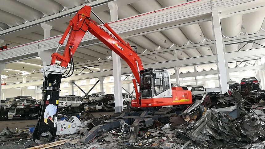 報廢汽車拆解機(jī).png 報廢汽車拆解機(jī).png