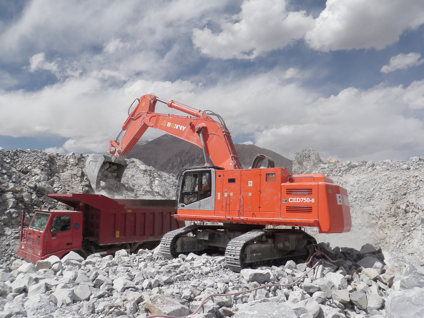 挖掘機(jī).png 挖掘機(jī).png